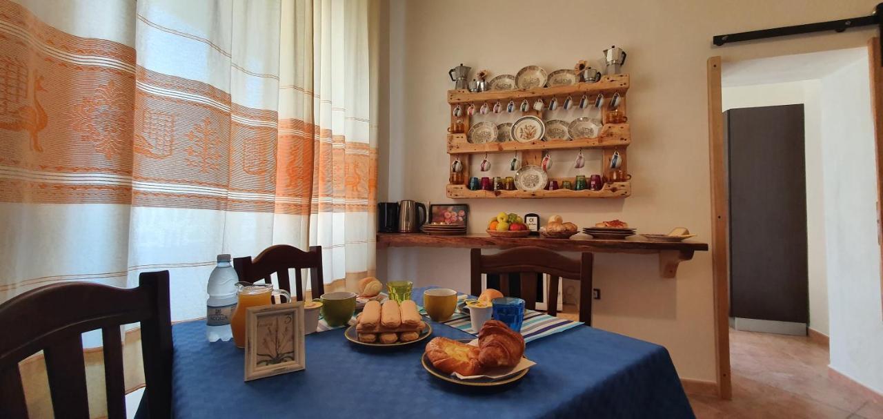 Affittacamere Le Ginestre Cala Gonone Kültér fotó