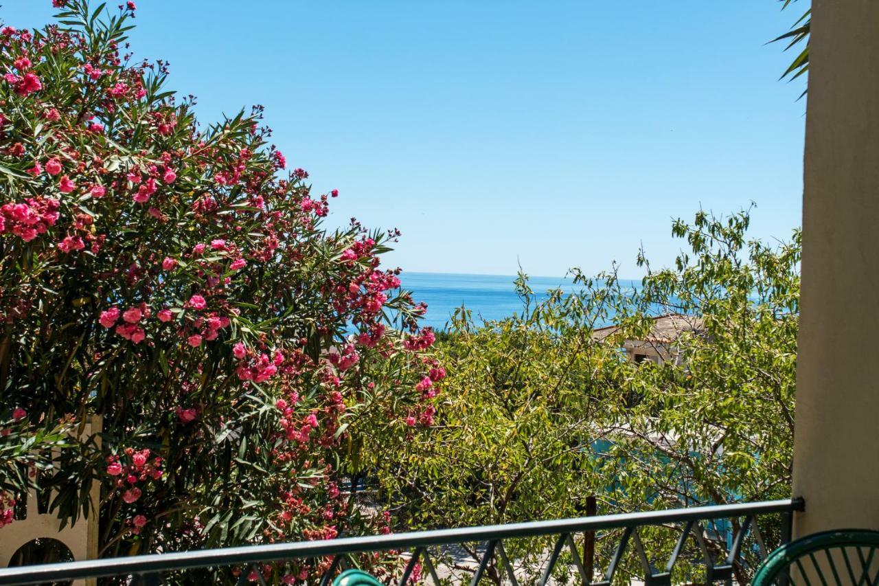Affittacamere Le Ginestre Cala Gonone Kültér fotó